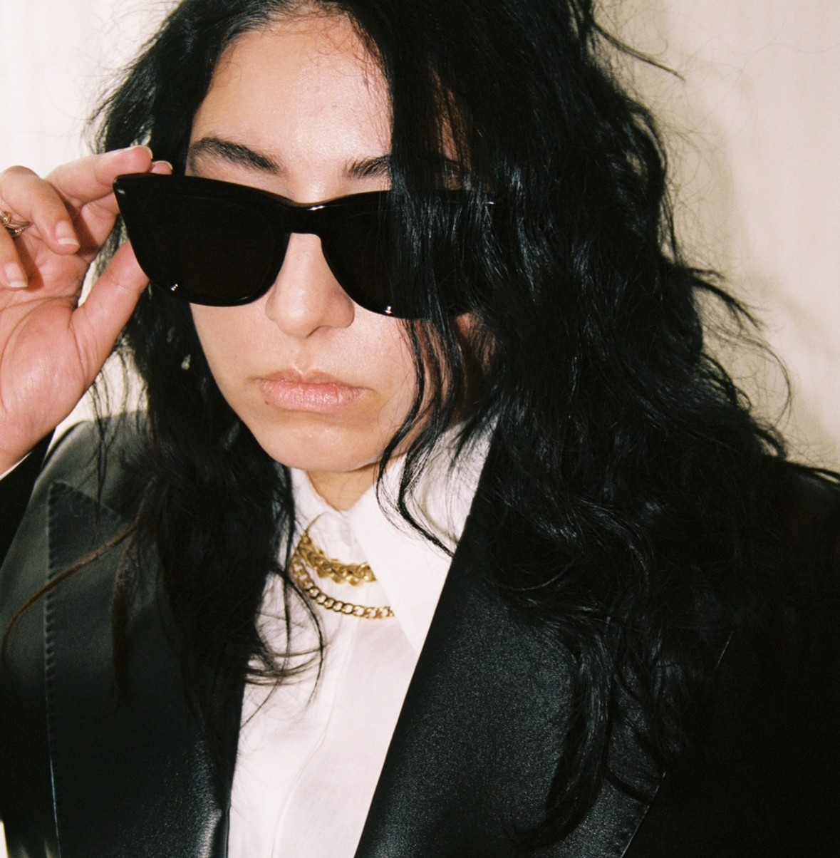 Arooj Aftab Joins Beck, Oasis And Arctic Monkeys To Support Children Affected By War